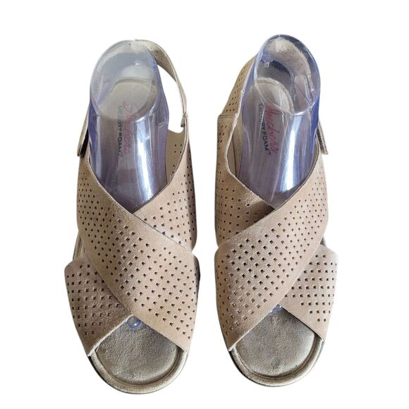 Skechers Leather Slingback Wedge Sandals Womens 9.5 Tan Memory Foam Beach Resort - Picture 3 of 8